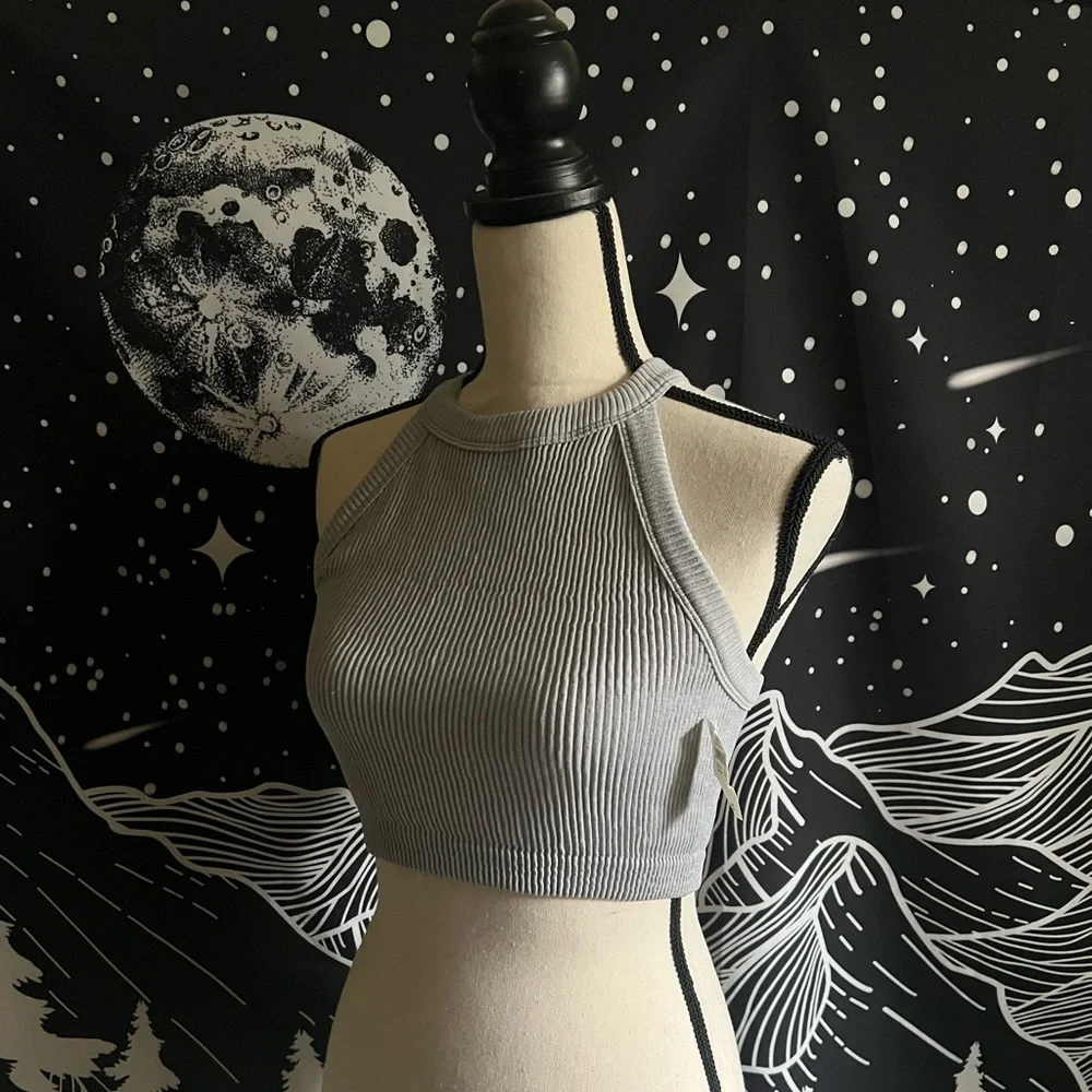 AE Racerback Cropped Tank - Picture 4 of 8